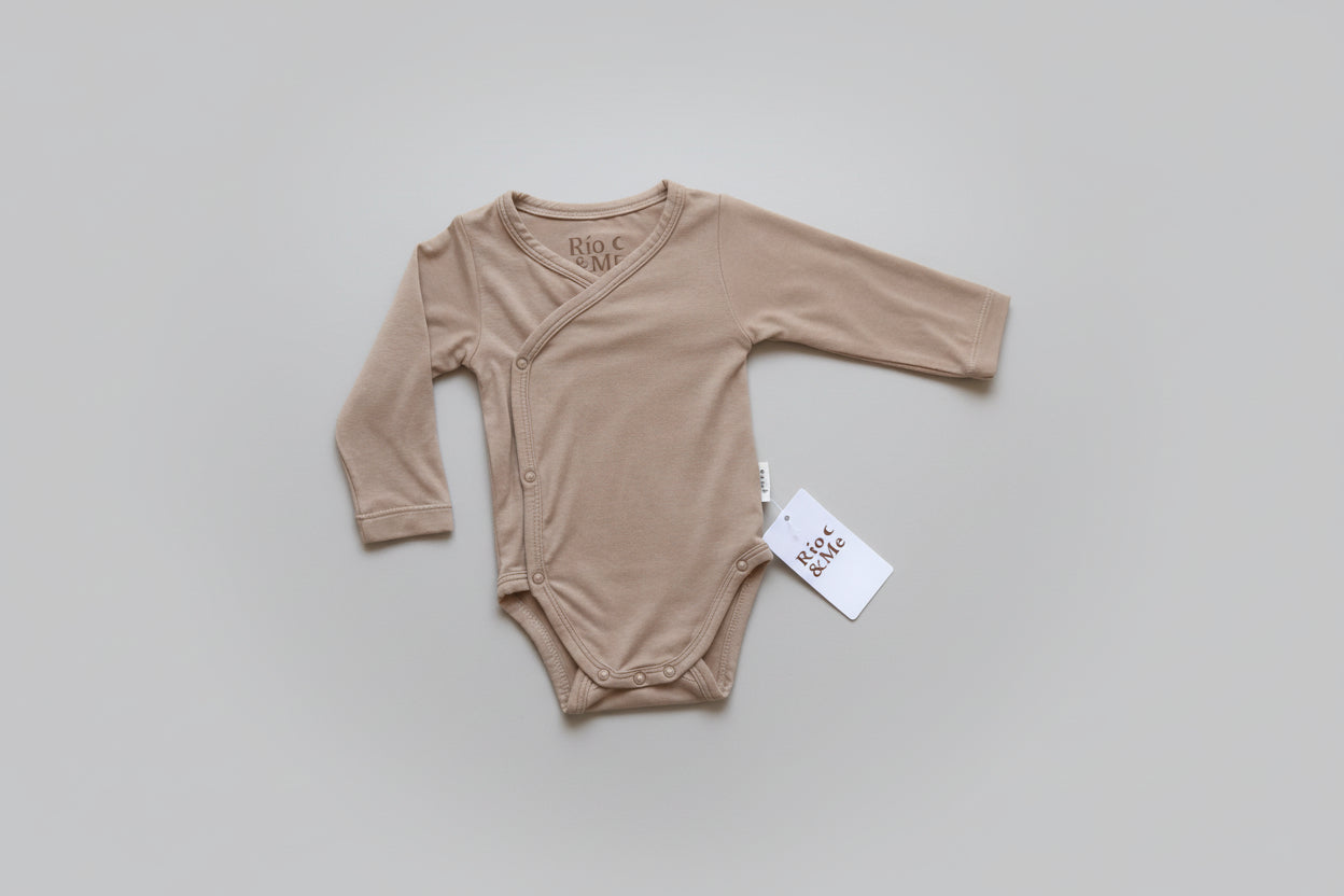 Romper lange mouw – Gilded Beige – maat 50–56